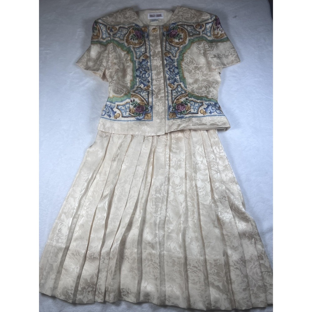Maggy London Skirt Suit Womens 8 White Silk Floral Pleated Short Sleeve